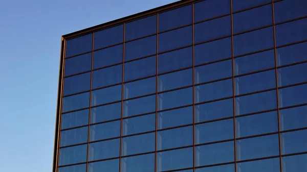 現代的な建物のガラスのファサード — ストック写真