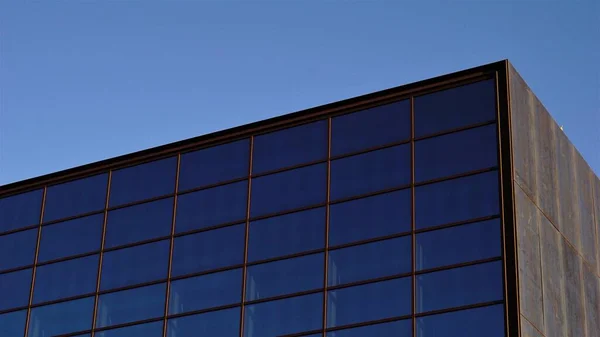 Façade Verre Comme Fond Contre Ciel — Photo