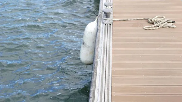 Bouée Sécurité Dans Marina — Photo