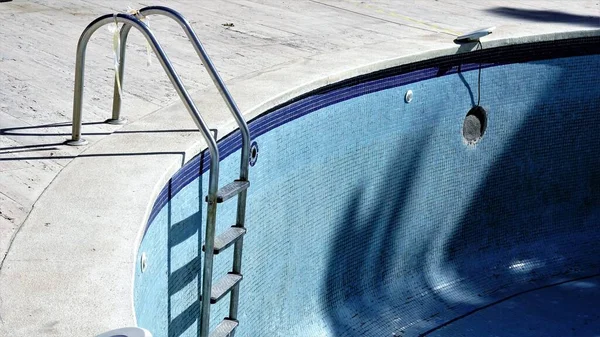 Empty Swimming Pool Maintenance — Stock Photo, Image