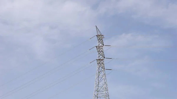 High Voltage Electric Tower Cloudy Sky — Stockfoto