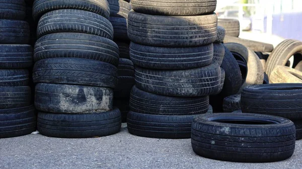 Old Tires Stacked Background — Stok fotoğraf