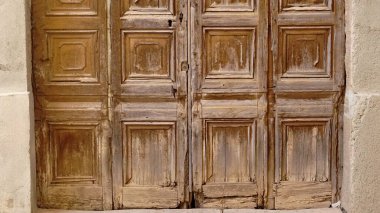 arka plan olarak kırsal ahşap kapı