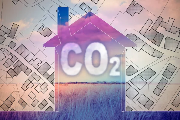 Koldioxidutsläpp Byggnadsverksamhet Konceptbild Med Översikt Över Ett Hus Och Stadskarta — Stockfoto