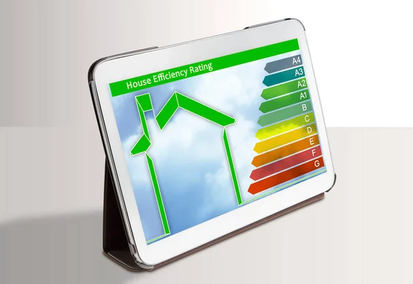 유럽의 새로운 에너지 디지털 태블릿으로 건물의 에너지 효율성 — 스톡 사진