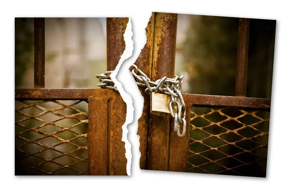 Ripped Photo Rusty Metal Gate Closed Padlock Freedom Concept Image — Stock Photo, Image