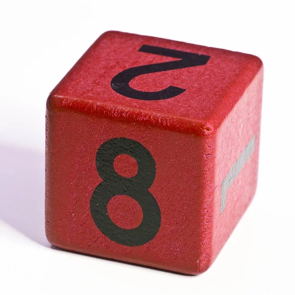 Número Ocho Dos Escritos Cubo Madera Rojo Una Fecha Calendario —  Fotos de Stock