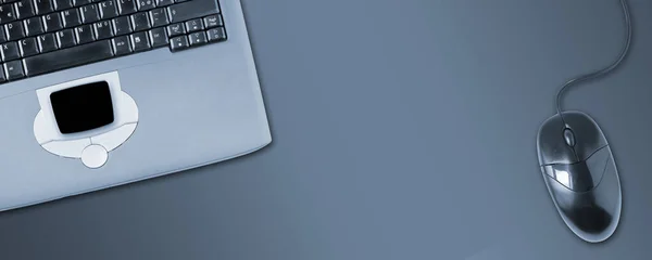 Laptop Computer Black Mouse Desktop Concept Copy Space — Stock Photo, Image