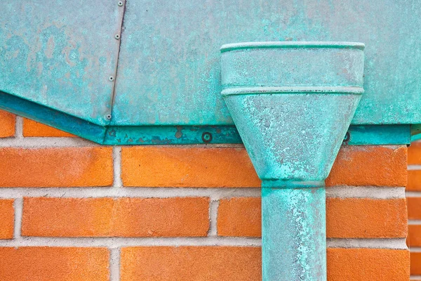 Old Rusty Copper Downpipe Brick Wall Image Copy Space — Zdjęcie stockowe