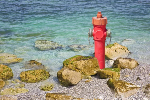 Improbable Hydrant Seaside Plenty Water Concept Image — Stock fotografie