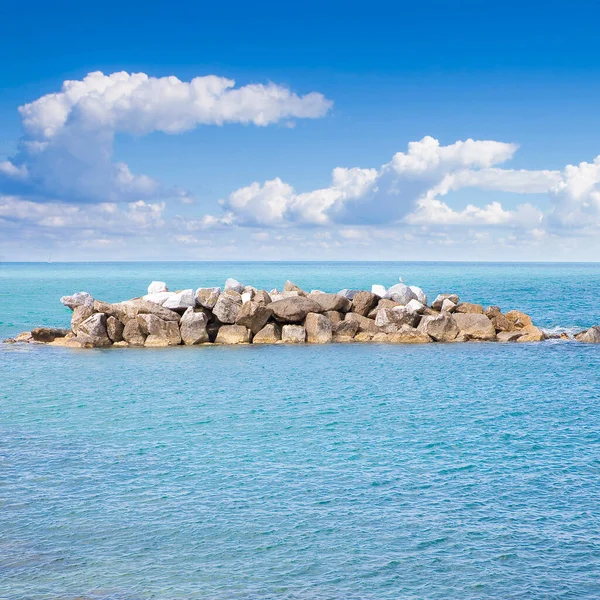 Quiet Bay Seascape Water Cloudy Sky Rock Breakwater Image Copy — Φωτογραφία Αρχείου