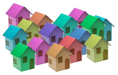 Renkli karton evler grubu - beyaz arka planda şehir konsepti kolay seçim için