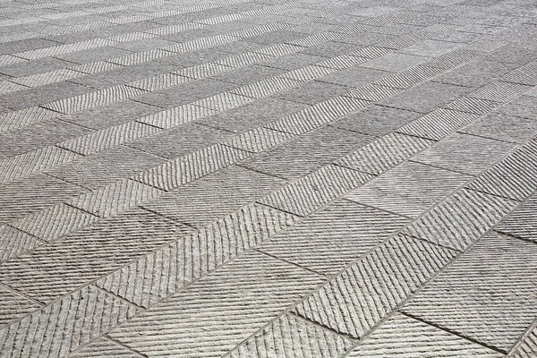 Neues Geschnitztes Pflaster Aus Gemeißelten Grauen Sandsteinblöcken Einer Italienischen Fußgängerzone — Stockfoto