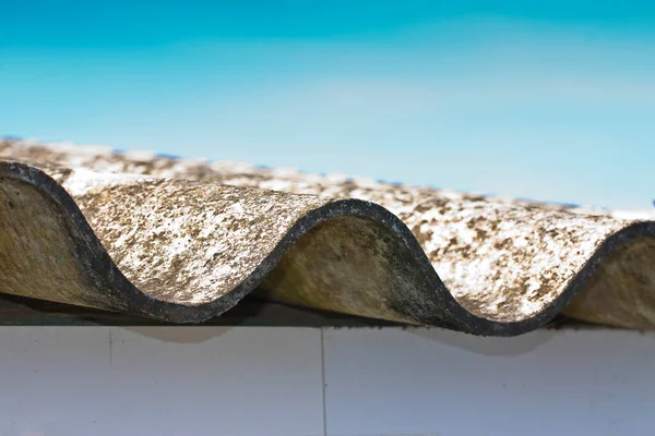 Niebezpieczne Szczegóły Dachu Azbestu Jeden Najbardziej Niebezpiecznych Materiałów Branży Budowlanej — Zdjęcie stockowe