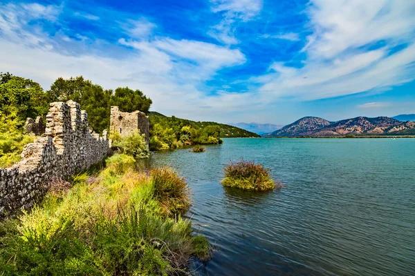 Butrint湖盐湖湖 美丽的夏季景色来自Butrint国家公园 阿尔巴尼亚著名的联合国教科文组织世界遗产 阿尔巴尼亚南部距离Sarande不远的Ksamil考古遗址 — 图库照片