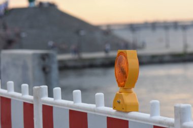 Yol uyarı ışığı