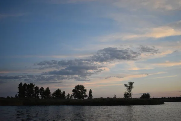 Закат Над Озером — стоковое фото