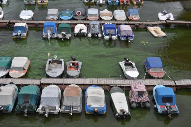 Ukrayna 'daki Dnipro nehrindeki tekne istasyonu.