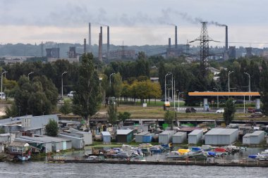 Ukrayna 'daki Dnipro nehrindeki tekne istasyonu.