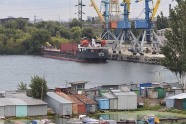 Ukrayna 'daki Dnipro nehrindeki tekne istasyonu.