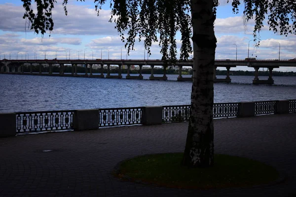 川に架かる橋 — ストック写真