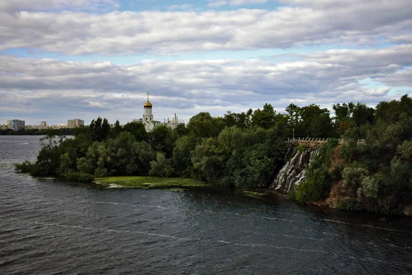 Облака Над Городом — стоковое фото