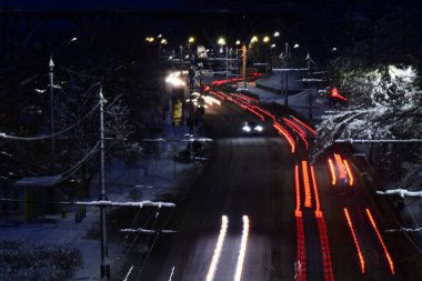 Karayolunda gece trafiği