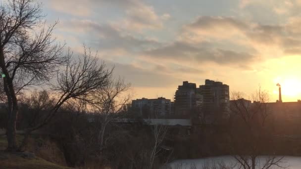 Sonnenuntergang Über Dem Zugefrorenen See — Stockvideo