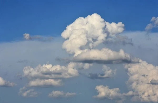 Blauer Himmel Mit Wolken — Stockfoto