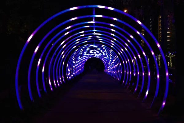 Licht Aan Het Einde Van Boogtunnel — Stockfoto