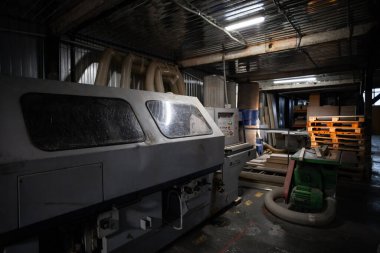 Ahşap çam kereste üretim işleme ve mobilya üretimi, ağaç işleme Atılgan, kapı endüstriyel fabrika için yığılmış