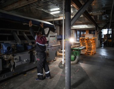 Ahşap çam kereste üretim işleme ve mobilya üretimi, ağaç işleme Atılgan, kapı endüstriyel fabrika için yığılmış