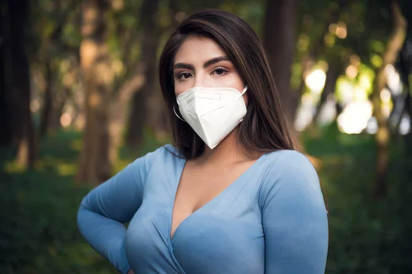 Young Latin Female Park Face Mask New Normal 2021 Portrait — Stockfoto