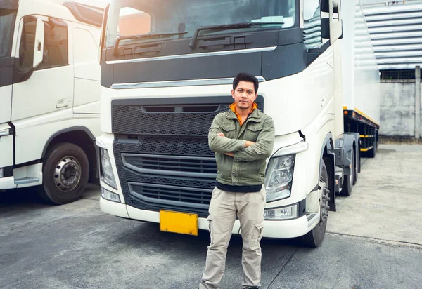 Asian Truck Driver Standing Cross One Arm Semi Trailer Trucks — Stock fotografie