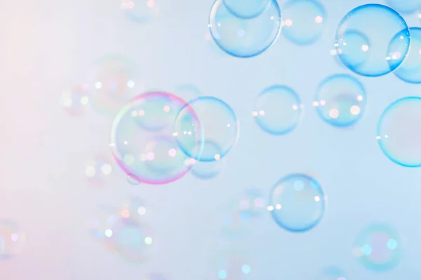 Mooie Transparante Kleurrijke Zeepbellen Witte Achtergrond — Stockfoto
