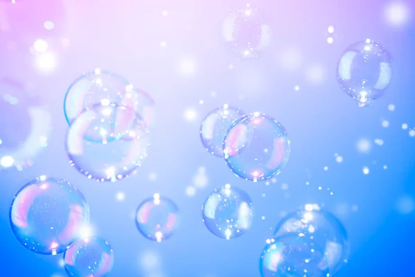 Mooie Transparante Glanzende Blauwe Zeepbellen Achtergrond Feest White Bokeh Bubbles — Stockfoto