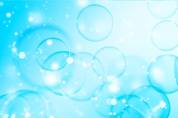 Vackra Genomskinliga Skimrande Blå Tvål Bubblor Bakgrund Firande White Bokeh — Stockfoto