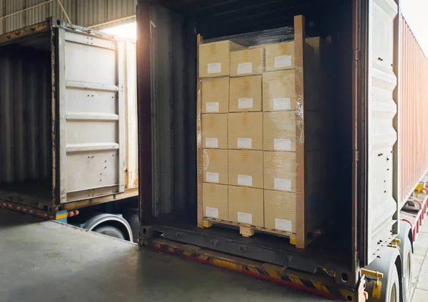 Пакування Боксів Пальцях Заряджається Вантажний Контейнер Перевезення Вантажів Warehouse Dock — стокове фото