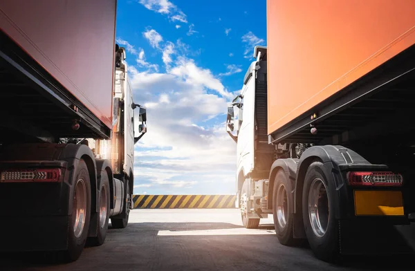 Semi Trailer Trucks Parking Blue Sky Industry Cargo Freight Truck — Stock fotografie