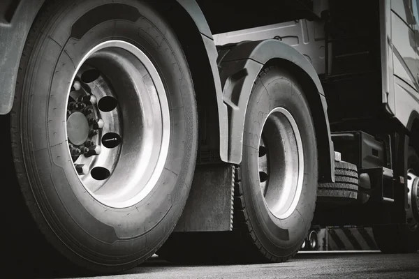 Rear Semi Truck Wheels Tires Diesel Truck Freight Trucks Transport — Stock fotografie