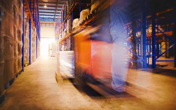 Blur Motion Workers Driving Forklift Exloading Cargo Pallets Warehouse Přepravní — Stock fotografie