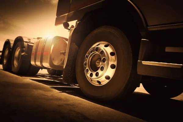 Semi Truck Wielbanden Chroom Wielen Rubber Vechicle Banden Vrachtwagens Vrachtvervoer — Stockfoto
