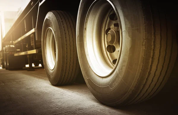 Big Semi Trailer Truck Wheels Tires Rubber Vechicle Tyres Freight — Stock fotografie