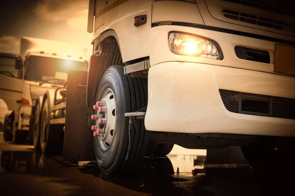Front Semi Trucks Parking Truck Wheels Tires Tractor Lorry Freight — Stock fotografie
