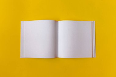 Metin için boş alanı olan notlar için not al. Sarı arkaplan.