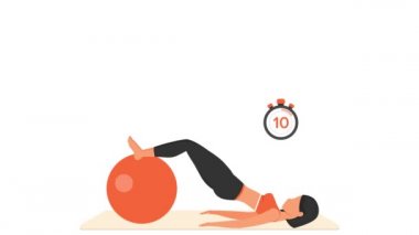 Çifte bacak tutma egzersizi. Fitbol ile kadın antrenmanı.