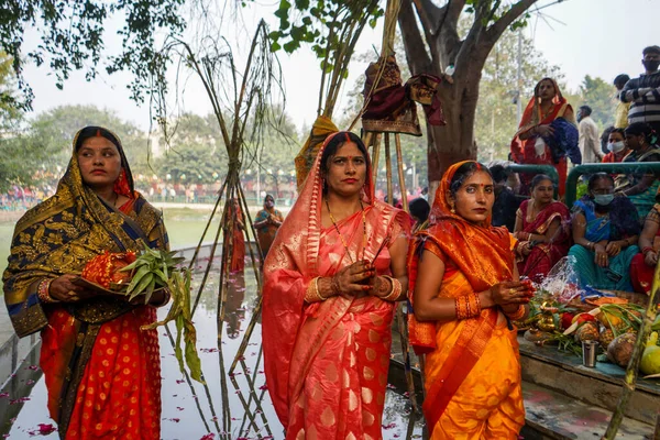 Dillí Indie Listopadu 2021 Indické Ženy Slaví Chath Pooja Diwali — Stock fotografie