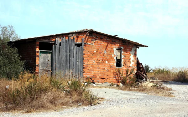 Casa di villaggio abbandonata — Foto Stock