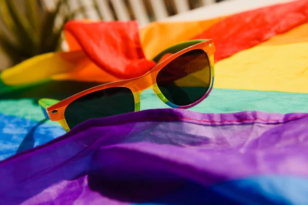 Napszemüveg Lgbt Büszkeség Szivárvány Zászló Színek Lgbt Büszkeség Zászló Háttér — Stock Fotó