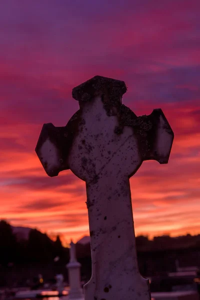 Cross Grave Cemetery Sunset — Stock Photo, Image